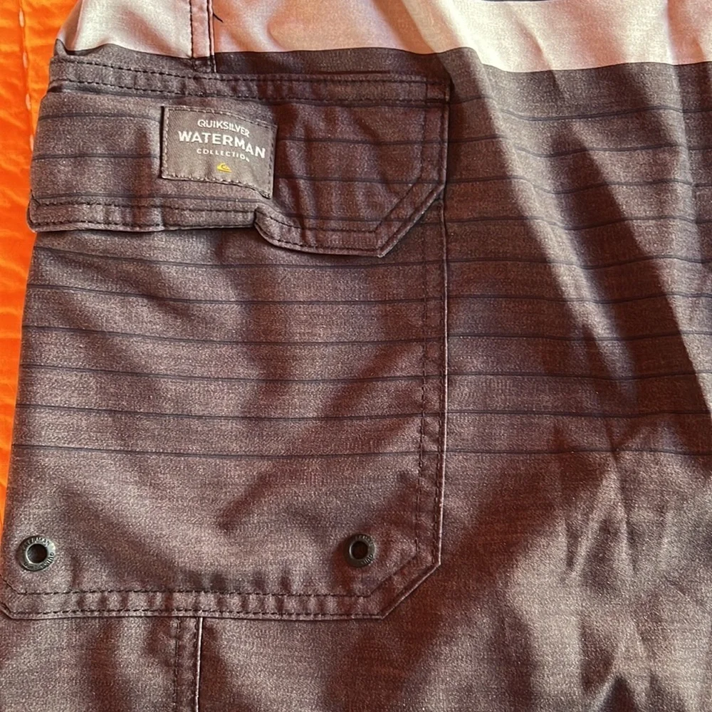 Quicksilver waterman collection swim trunks with pockets. Sz36